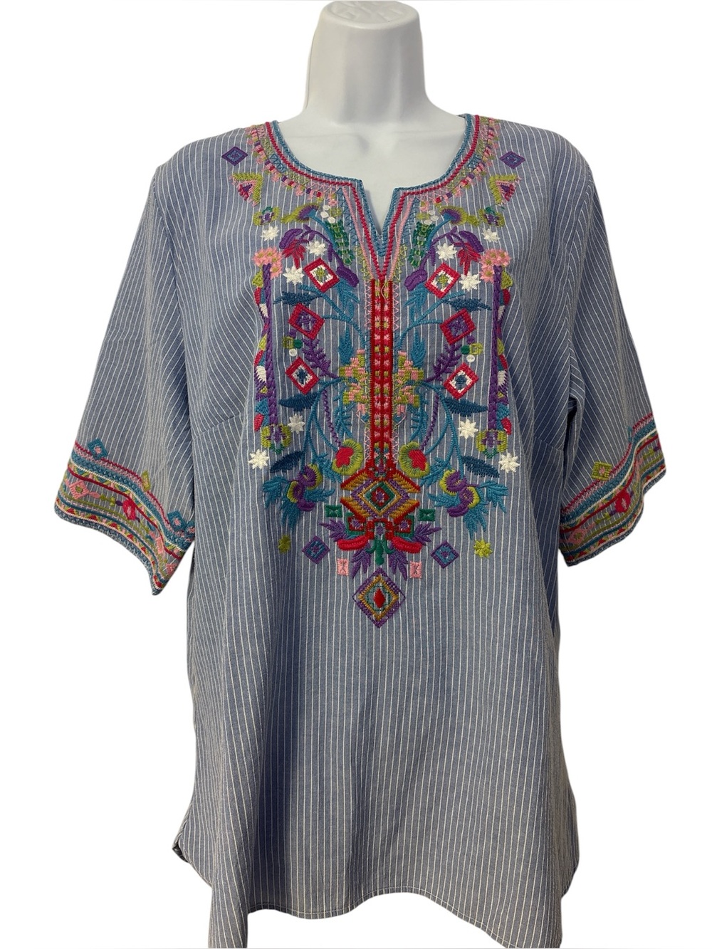 CALE Light Blue Pinstripe Tunic with Multicolor Embroidery Sz/XL